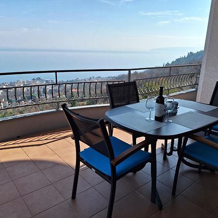 Villa Suzy-Apartments Suzana Lovran Bagian luar foto
