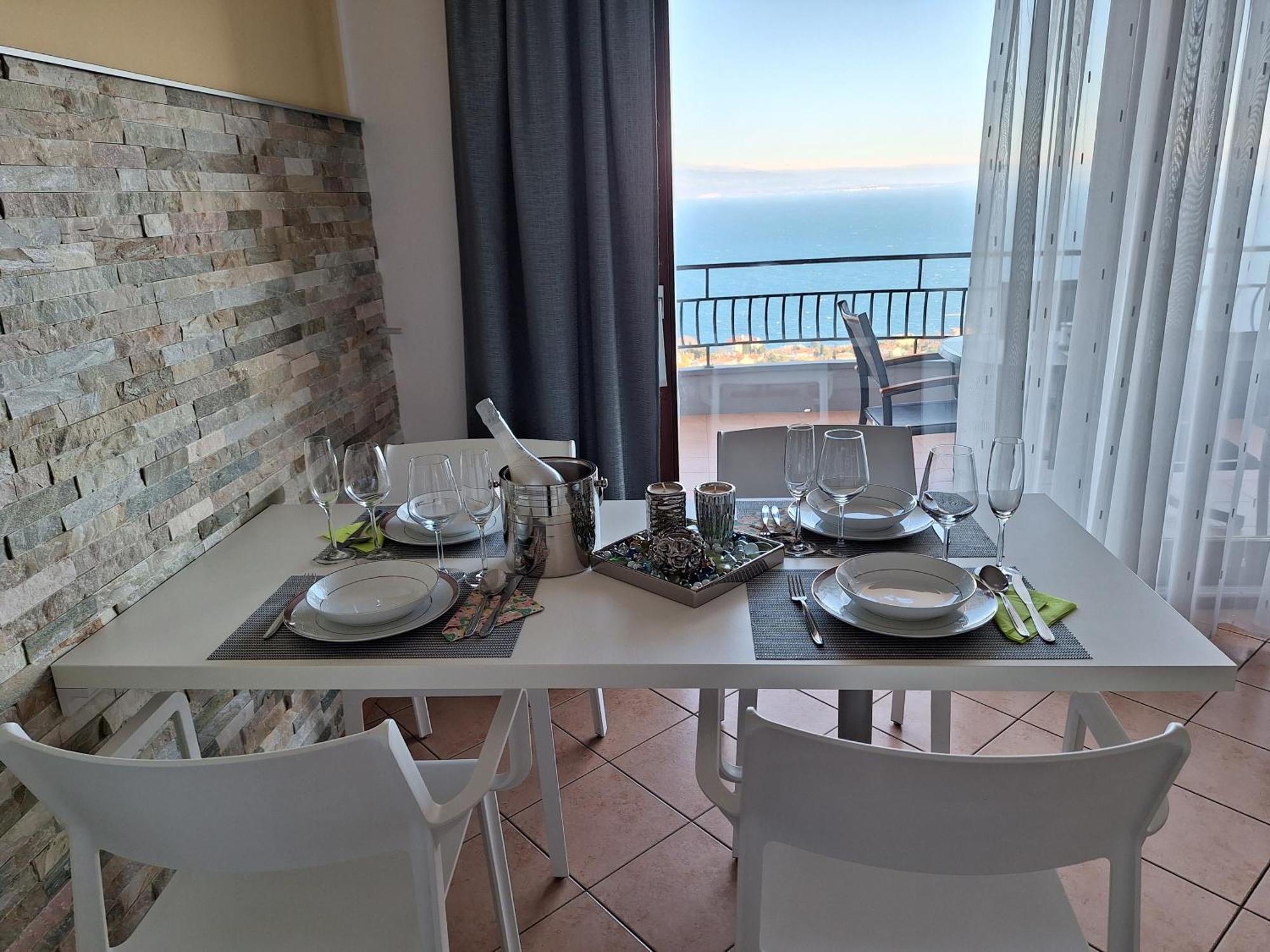 Villa Suzy-Apartments Suzana Lovran Bagian luar foto